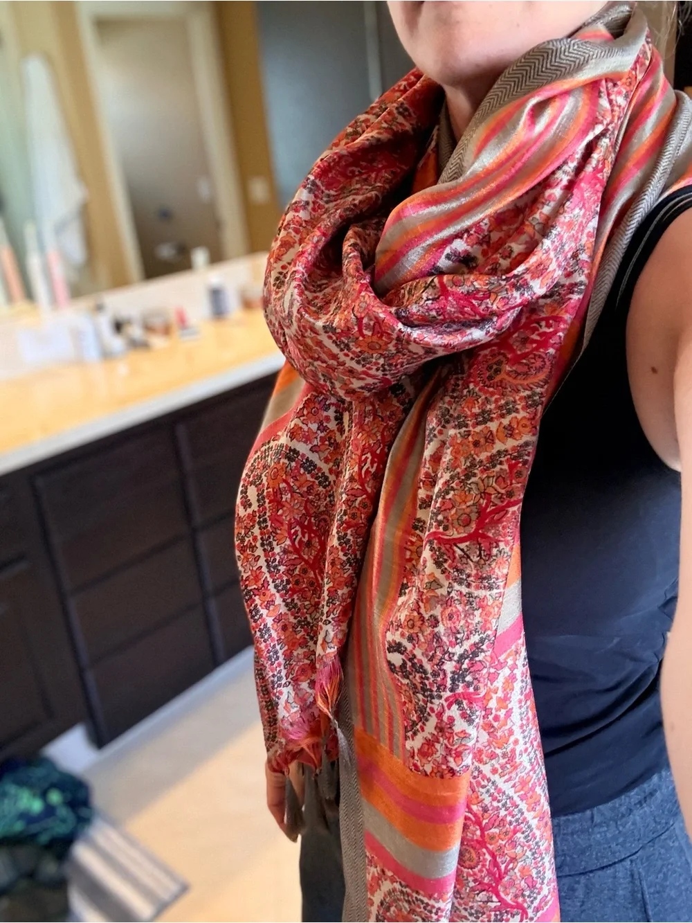 Elegant Red Paisley Throw Scarf - Unbranded